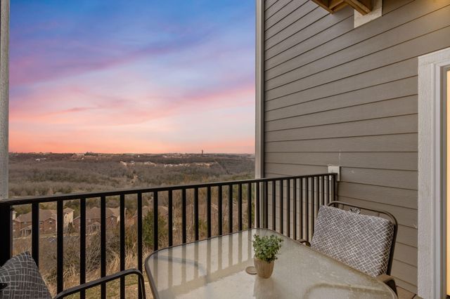3103 S Vineyards Terrace Unit 4, Branson, MO 65616