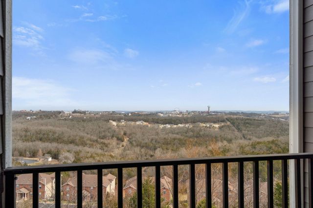 3103 S Vineyards Terrace Unit 4, Branson, MO 65616