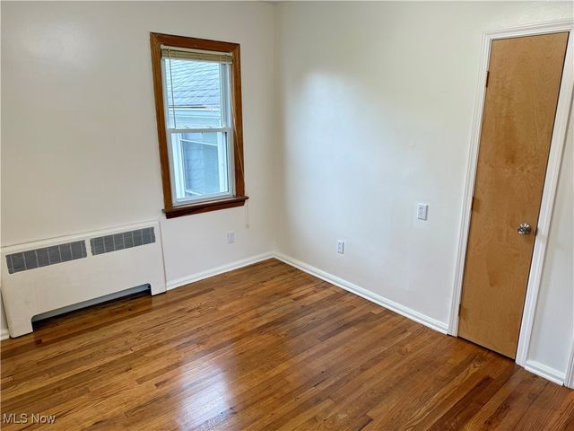 823 Washington Avenue, Cuyahoga Falls, OH 44221