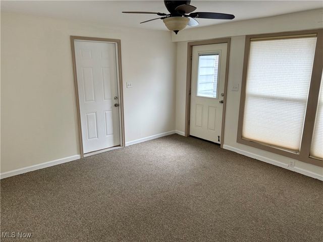 823 Washington Avenue, Cuyahoga Falls, OH 44221