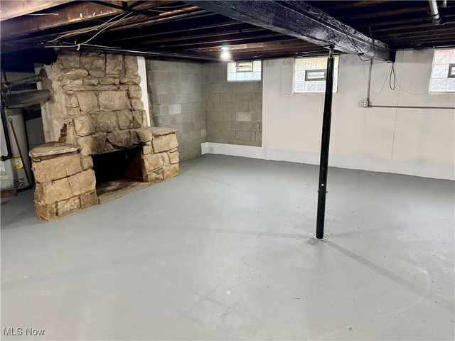 823 Washington Avenue, Cuyahoga Falls, OH 44221