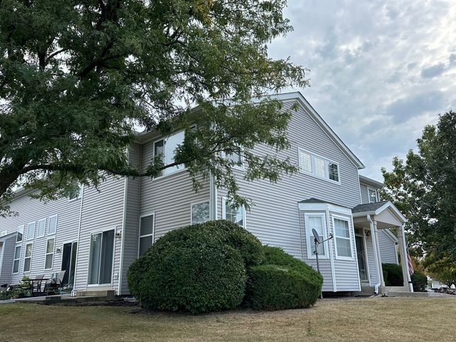 756 PANORAMA Court 756, Aurora, IL 60502