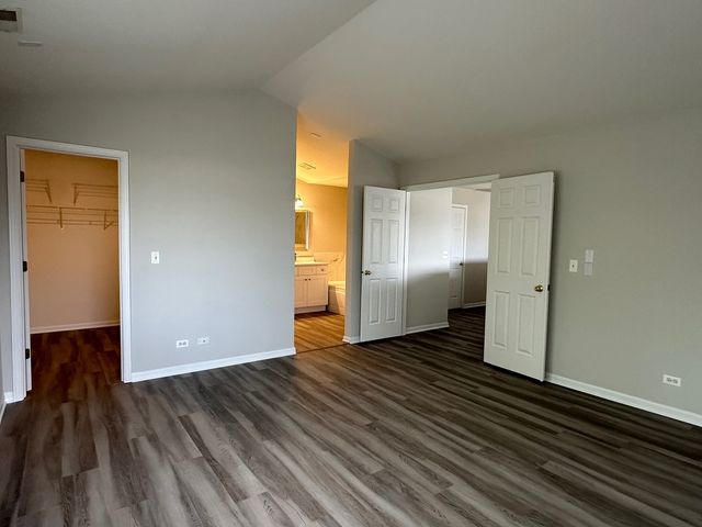 756 PANORAMA Court 756, Aurora, IL 60502