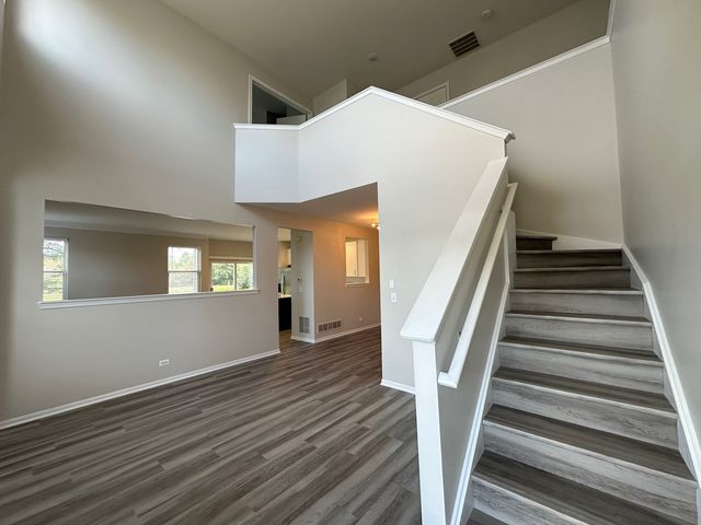 756 PANORAMA Court 756, Aurora, IL 60502