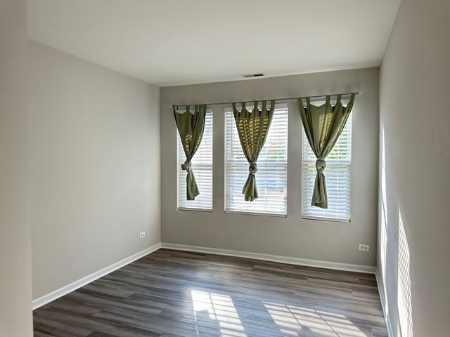 756 PANORAMA Court 756, Aurora, IL 60502