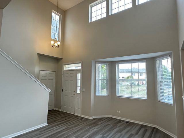 756 PANORAMA Court 756, Aurora, IL 60502