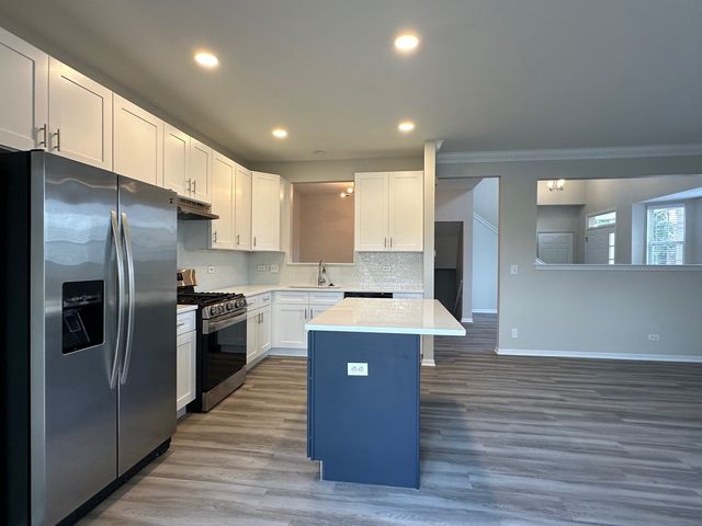 756 PANORAMA Court 756, Aurora, IL 60502