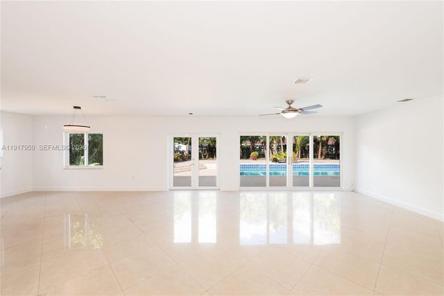 8845 SW 156th Ter, Palmetto Bay, FL 33157