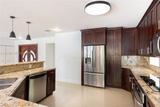 8845 SW 156th Ter, Palmetto Bay, FL 33157