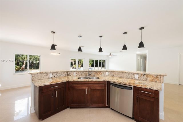 8845 SW 156th Ter, Palmetto Bay, FL 33157