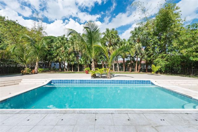 8845 SW 156th Ter, Palmetto Bay, FL 33157