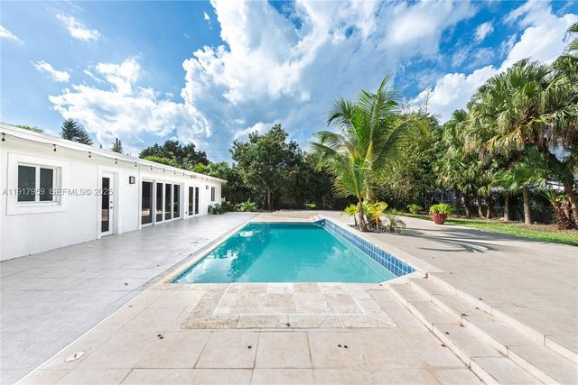 8845 SW 156th Ter, Palmetto Bay, FL 33157