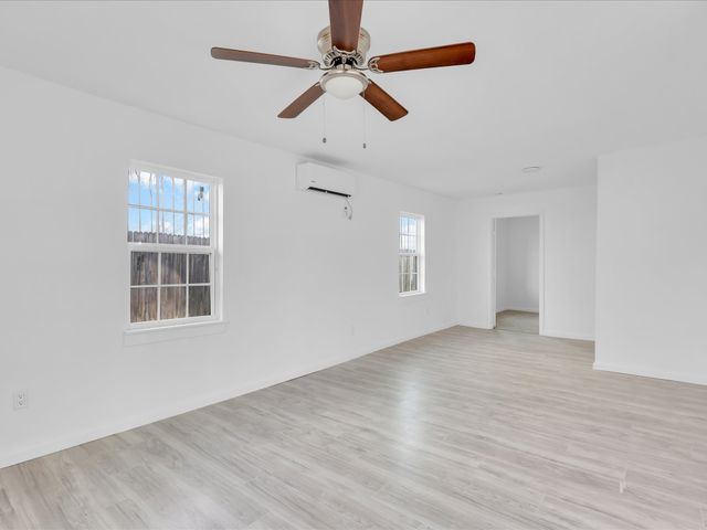 2001 Edmonia Court, Fort Worth, TX 76105