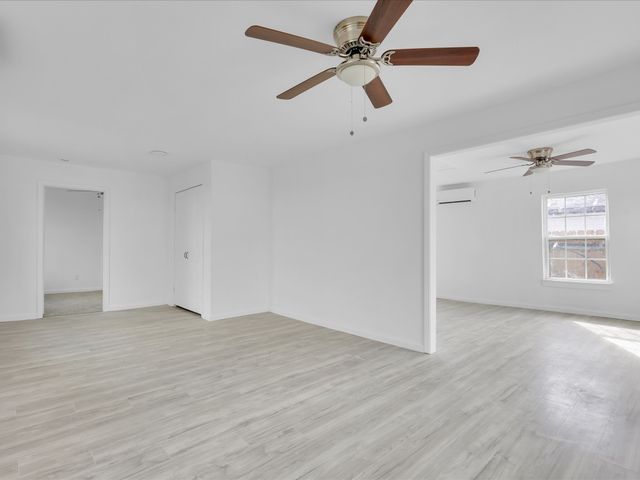 2001 Edmonia Court, Fort Worth, TX 76105