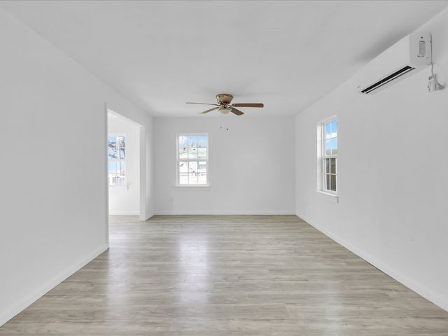 2001 Edmonia Court, Fort Worth, TX 76105