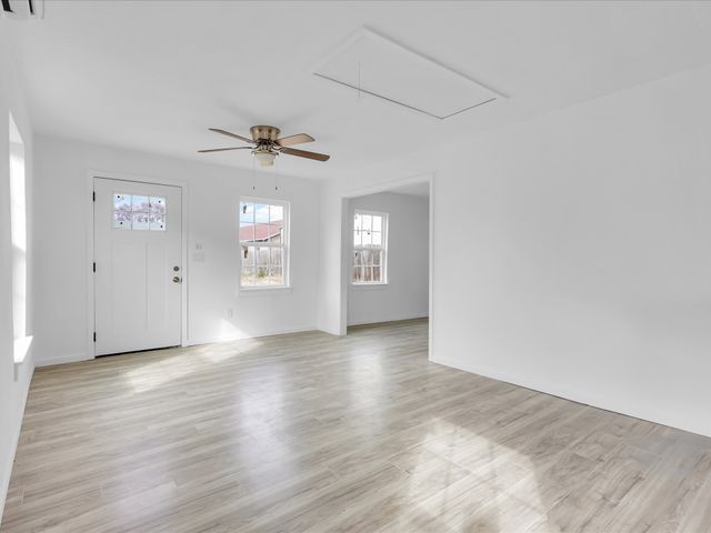 2001 Edmonia Court, Fort Worth, TX 76105