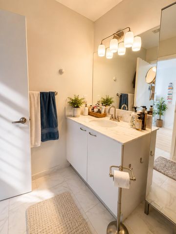 133 NE 2ND Avenue 208, Miami, FL 33132