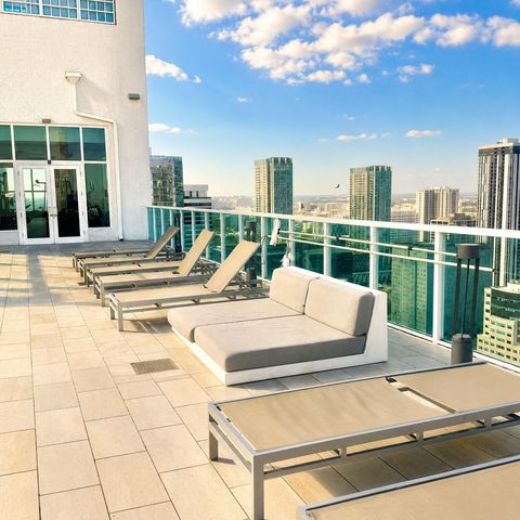 133 NE 2ND Avenue 208, Miami, FL 33132