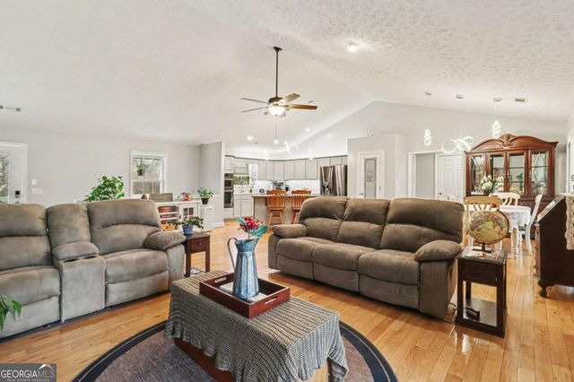 152 Bear Creek Road, Moreland, GA 30259