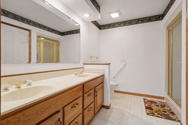 5610 W Spring Knoll Drive, Bay City, MI 48706