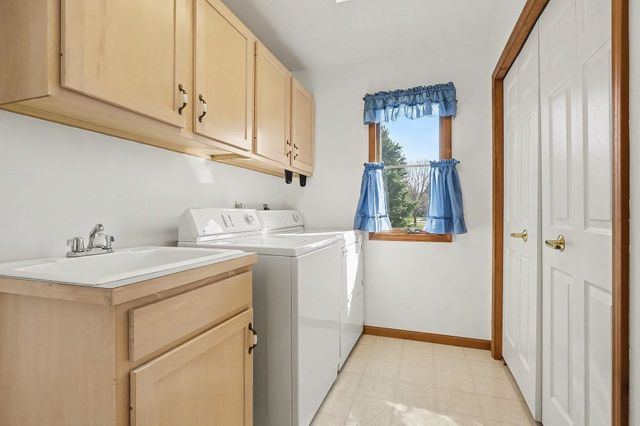 5610 W Spring Knoll Drive, Bay City, MI 48706