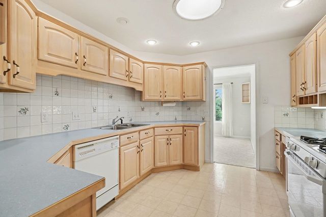 5610 W Spring Knoll Drive, Bay City, MI 48706