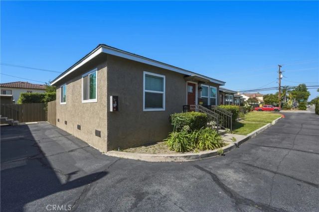406 S 5th Avenue, Monrovia, CA 91016
