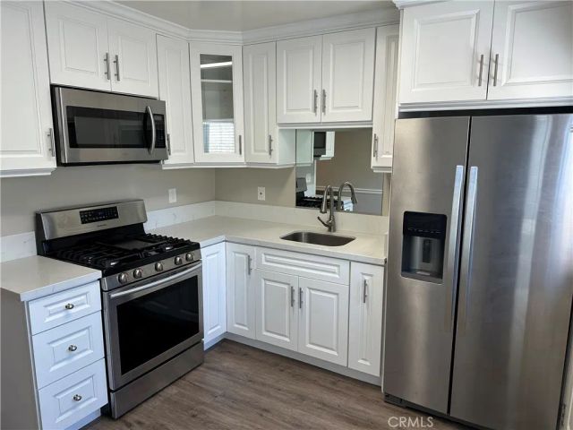 406 S 5th Avenue, Monrovia, CA 91016