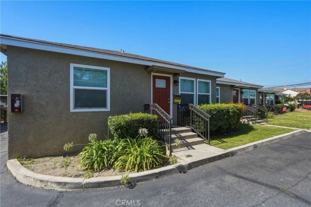 406 S 5th Avenue, Monrovia, CA 91016