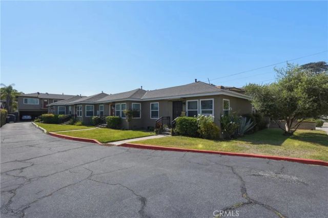406 S 5th Avenue, Monrovia, CA 91016