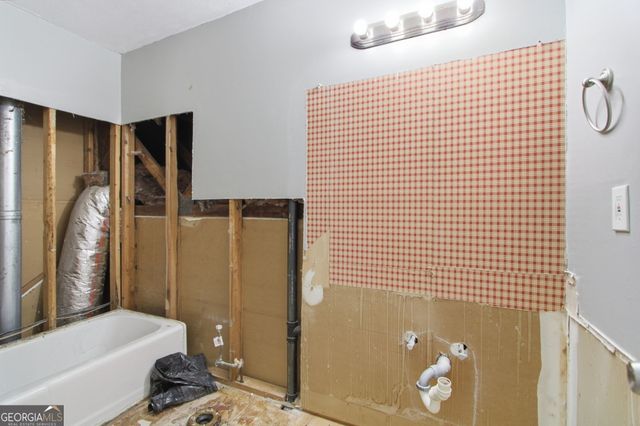 3292 Mixon Way, Stone Mountain, GA 30087