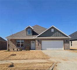 2306 N Zane Street, Siloam Springs, AR 72761