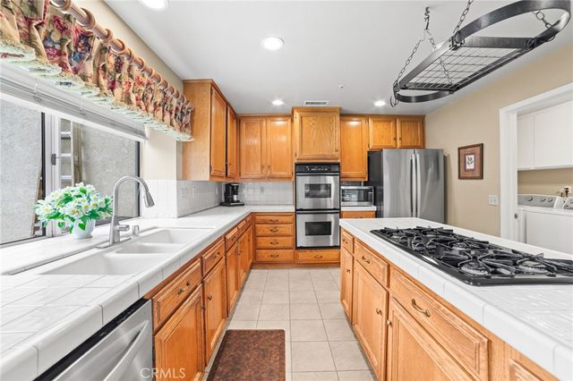 2557 Braden Place, Riverside, CA 92503