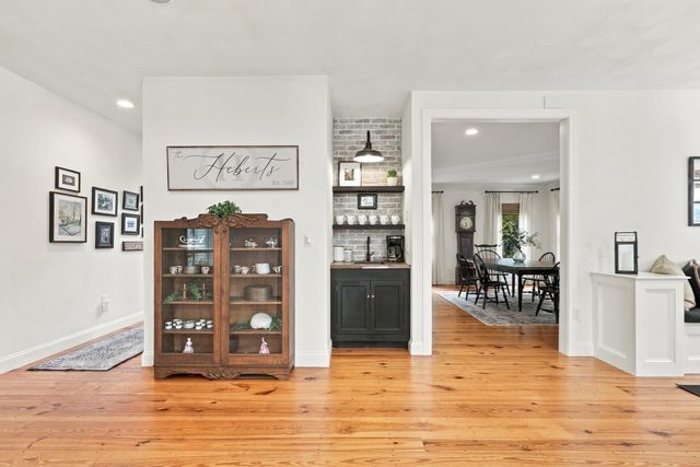 17 Rock Brook Way, Boxford, MA 01921