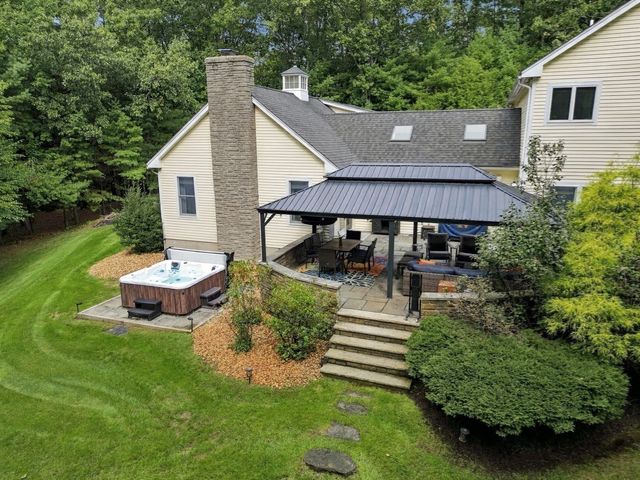 17 Rock Brook Way, Boxford, MA 01921