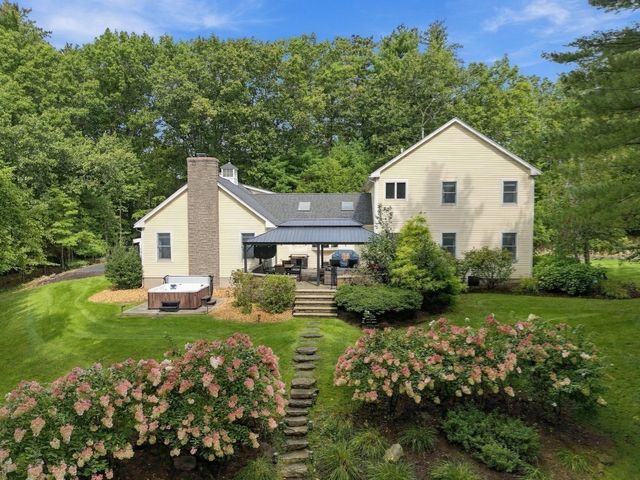 17 Rock Brook Way, Boxford, MA 01921