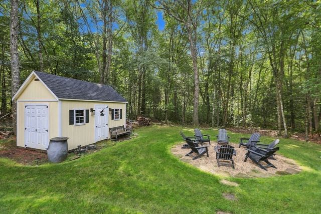 17 Rock Brook Way, Boxford, MA 01921