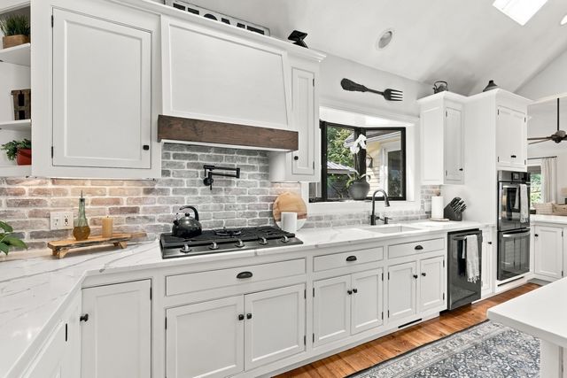 17 Rock Brook Way, Boxford, MA 01921
