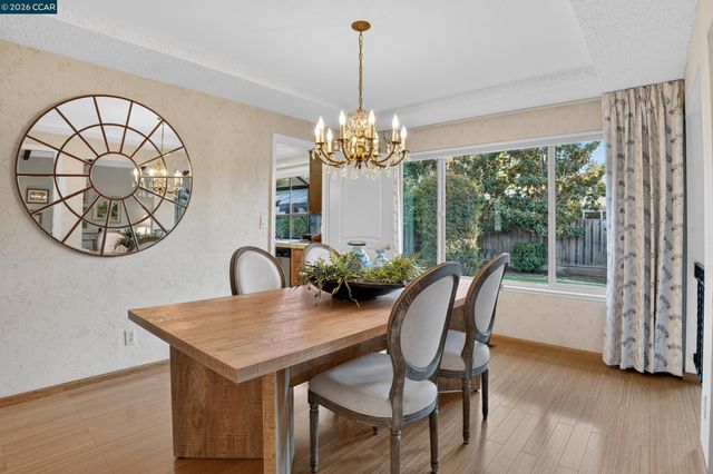 8 Casey Glen Ct, Clayton, CA 94517