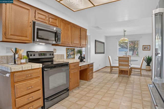 8 Casey Glen Ct, Clayton, CA 94517