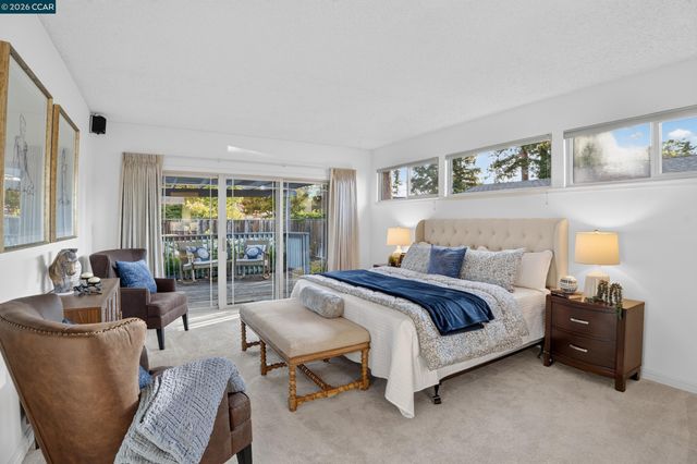 8 Casey Glen Ct, Clayton, CA 94517