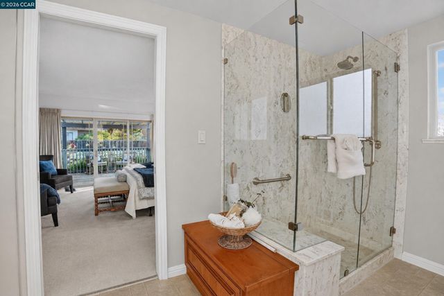 8 Casey Glen Ct, Clayton, CA 94517