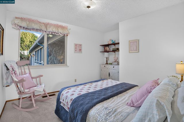 8 Casey Glen Ct, Clayton, CA 94517
