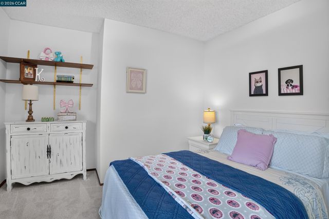 8 Casey Glen Ct, Clayton, CA 94517