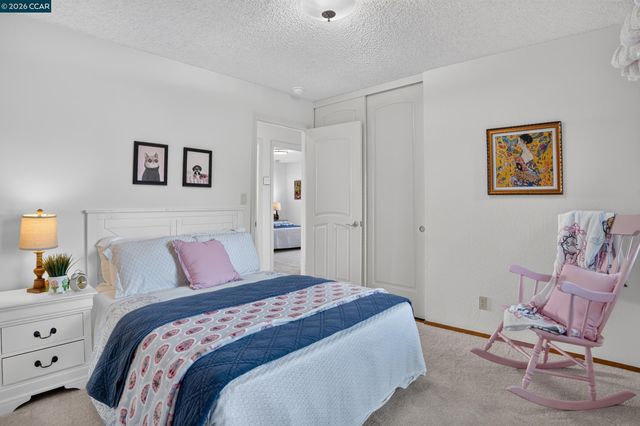8 Casey Glen Ct, Clayton, CA 94517