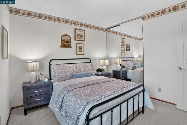 8 Casey Glen Ct, Clayton, CA 94517