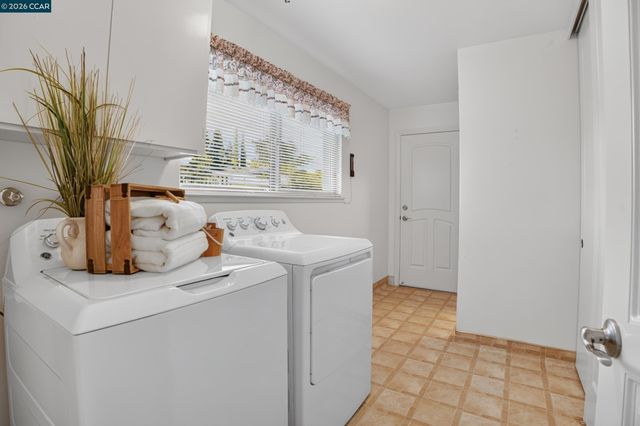 8 Casey Glen Ct, Clayton, CA 94517