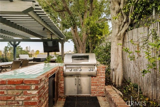 22370 Algunas Road, Woodland Hills (los Angeles), CA 91364