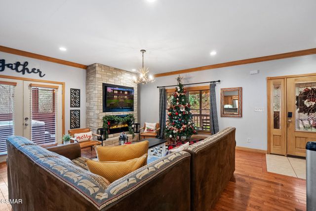 346 Autumn Lane, Gatlinburg, TN 37738