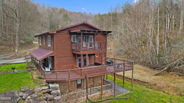 346 Autumn Lane, Gatlinburg, TN 37738